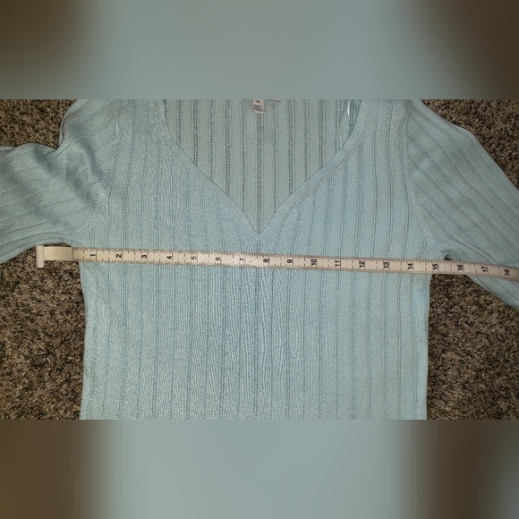 Sofia Jeans| Knit Deep V-neck Ribbed Bell Sleeve Top - Picture 5 of 7